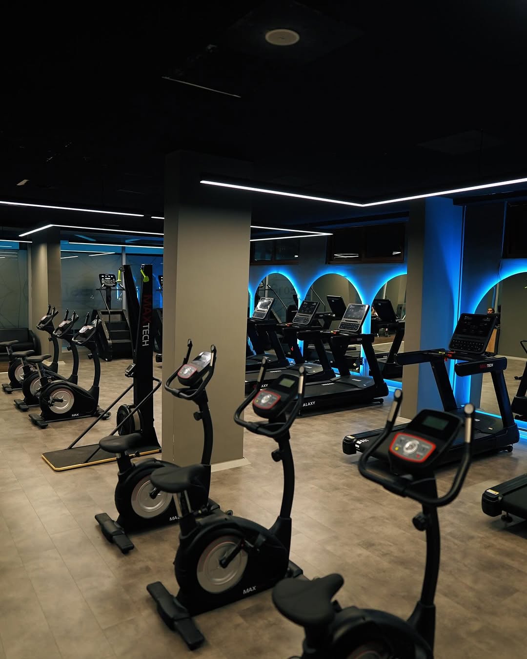 Zumba ile Eğlenerek Form Tutmak: Dans Pistinde Kalori Yakmak